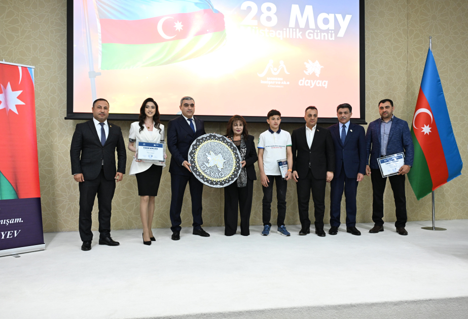 Bakıda Ulu Öndər Heydər Əliyevin 101 illiyi və Müstəqillik Günü münasibətilə tədbir keçirilib
