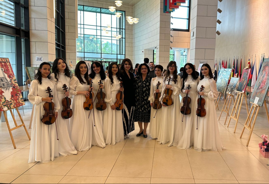 В Университете АДА прошли выставка и концерт, посвященные Дню независимости