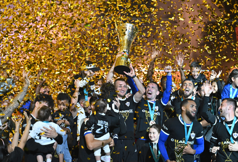 Futbol üzrə Azərbaycan çempionatının qalibi olan “Qarabağ” klubu mükafatlandırılıb