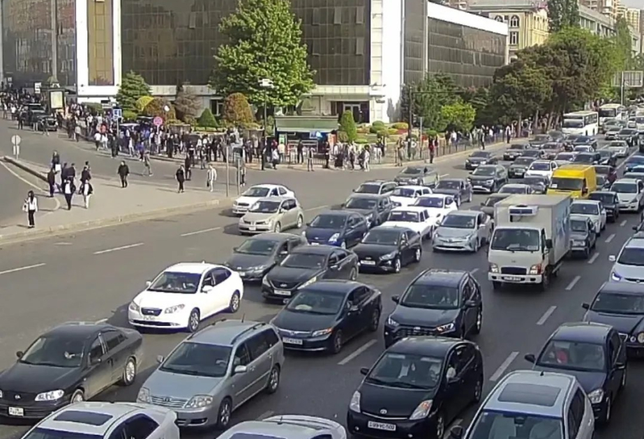 Bakının bir sıra yollarında sıxlıq müşahidə olunur