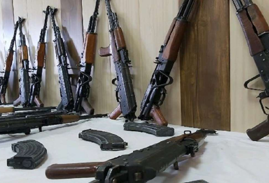 На прошлой неделе в городе Ханкенди обнаружены 40 автоматов, 8 пистолетов, 3 пулемета