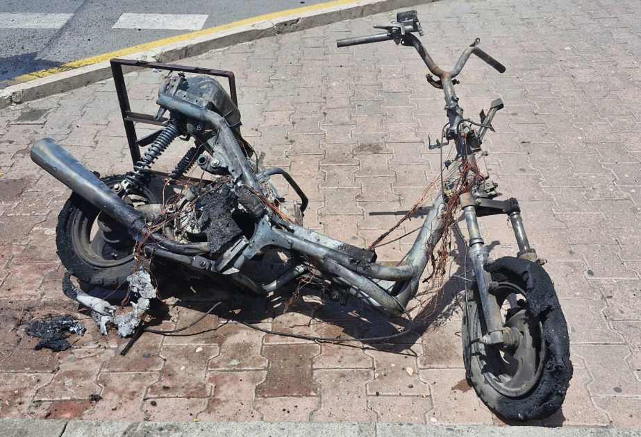 Naxçıvan şəhərində moped yanıb