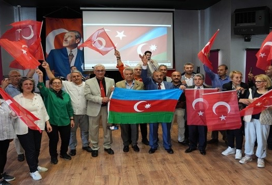 Azərbaycanın Müstəqillik Günü İstanbulda böyük coşqu ilə qeyd edilib