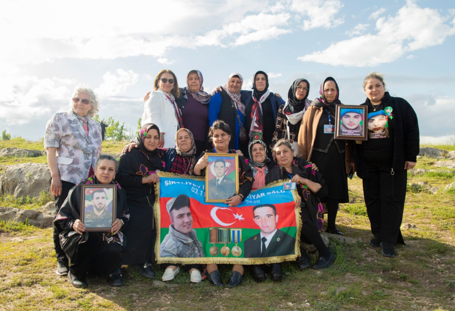 “YAŞAT” Fondunun dəvəti ilə türkiyəli şəhid ailələrinin üzvləri Şuşada olublar
