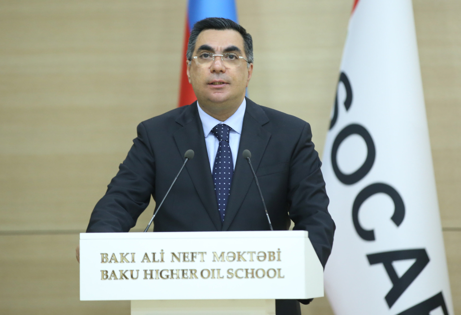 В Бакинской высшей школе нефти награждены победители Международных научных конференций