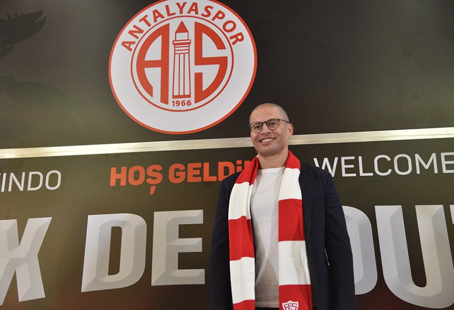 Aleks de Souza Türkiyə klubu ilə müqavilə imzalayıb