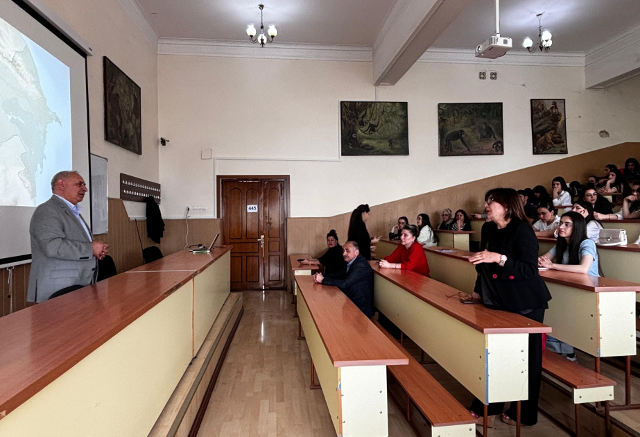 В Бакинском госуниверситете прошел семинар «Влияние изменений климата на растительность Земли»