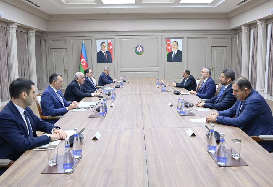 رئيس الوزراء الأذربيجاني يلتقي بوزير العمل والضمان الاجتماعي التركي مع الوفد المرافق له