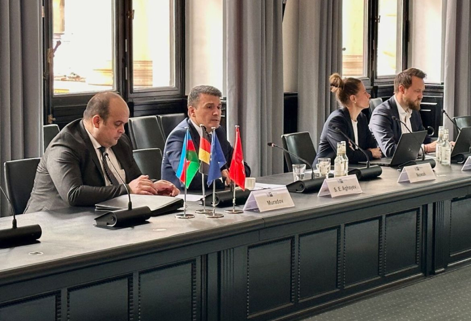 Hamburq şirkətləri Azərbaycanın sənaye parklarına investisiya yatırmağa dəvət edilib