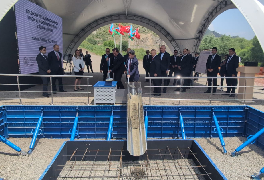 Cérémonie de pose de la première pierre d’une microcentrale hydroélectrique à Latchine