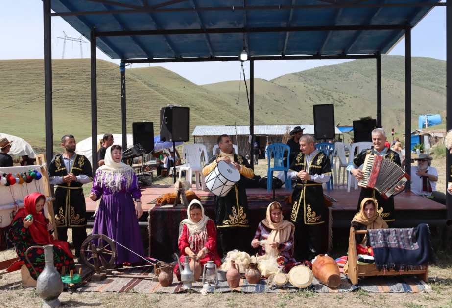 Ağsuda Beynəlxalq Folklor Festivalı keçirilib