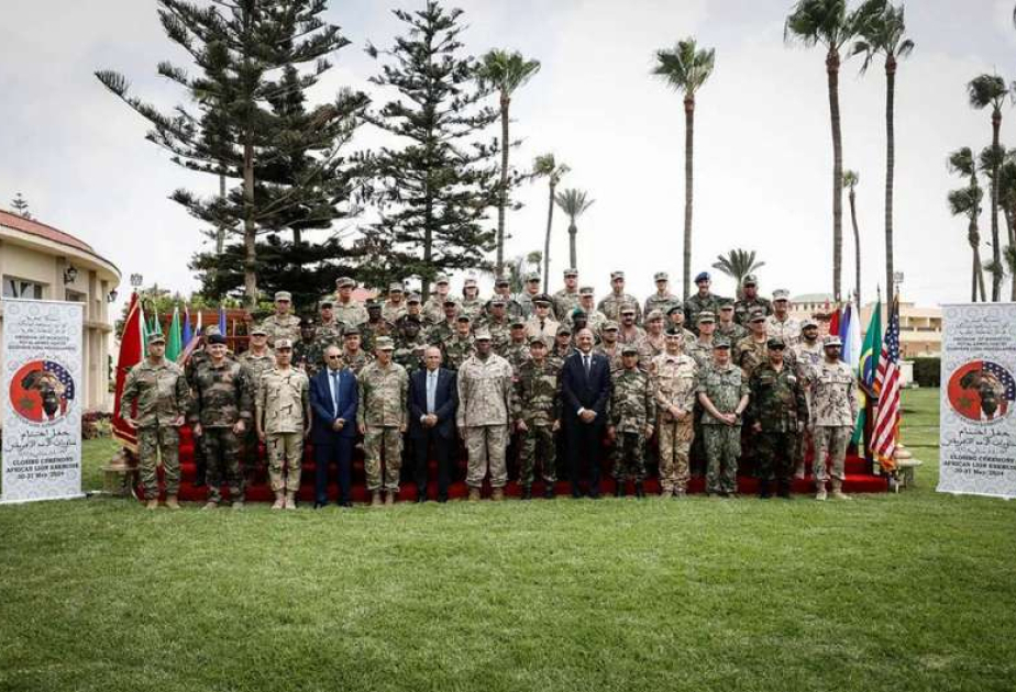 Un militar del Ejército de Azerbaiyán participa en las maniobras "León de África 2024"