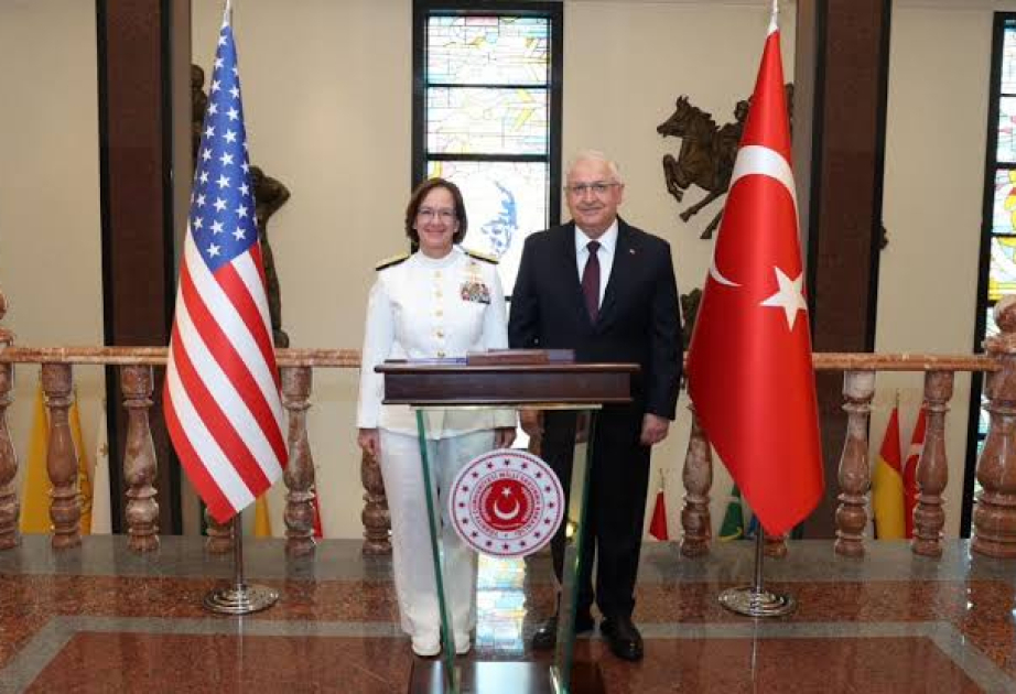 ABŞ Hərbi Dəniz Qüvvələrinin Baş Qərargah rəisi Ankarada rəsmi səfərdədir