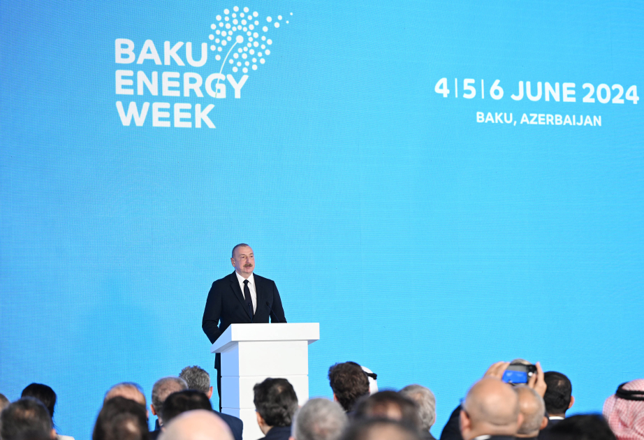 Azərbaycan Prezidenti: Biz 2027-ci ilin sonunda 2 qiqavat bərpaolunan enerji əldə edəcəyik VİDEO