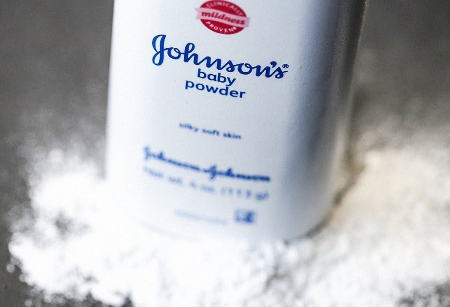 “Johnson & Johnson” tərkibində asbest olan uşaq səpmə tozuna görə cərimələnib