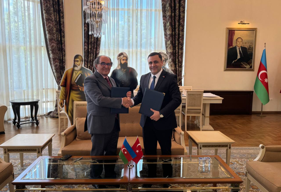 Nizami Gəncəvinin “Xəmsə”si türk dilinə akademik səviyyədə tərcümə olunacaq