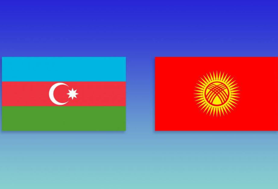 El Presidente del Parlamento de Kirguistán llegó en una visita a Azerbaiyán
