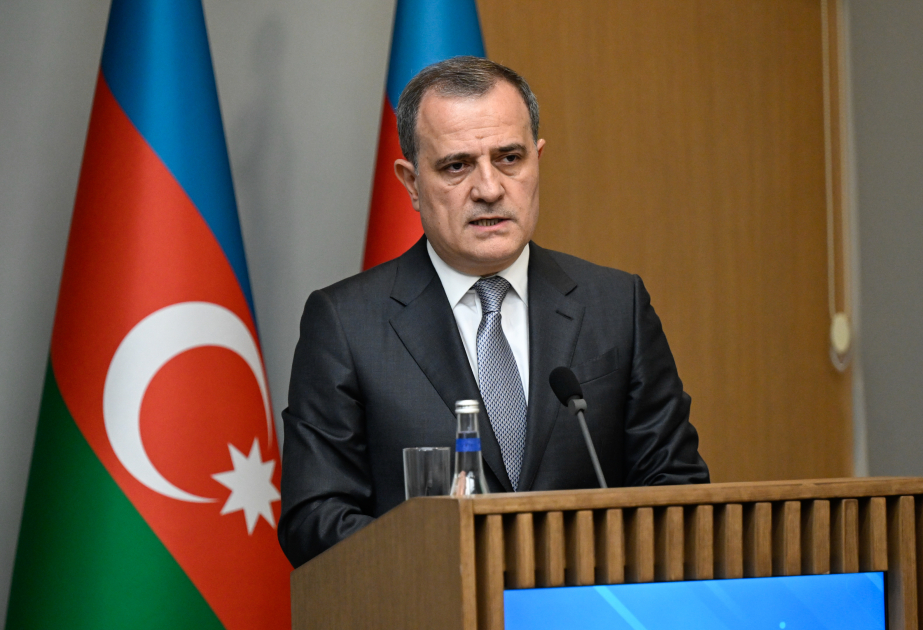 Ministro de Asuntos Exteriores de Azerbaiyán: "La cooperación con Hungría reviste una importancia especial"