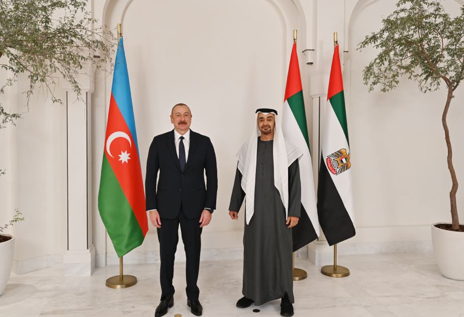 El Presidente de Azerbaiyán llamó por teléfono al Presidente de los Emiratos Árabes Unidos
