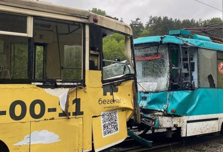 Kemerovo vilayətində iki tramvayın toqquşması nəticəsində 80 nəfər xəsarət alıb