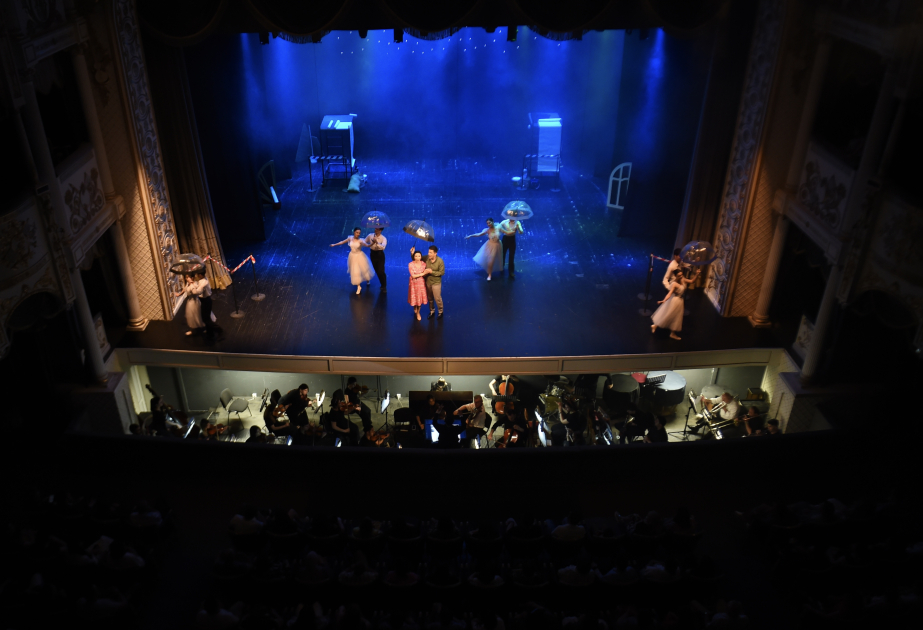 Akademik Musiqili Teatrda “Adamın adamı” tamaşasının premyerası olub