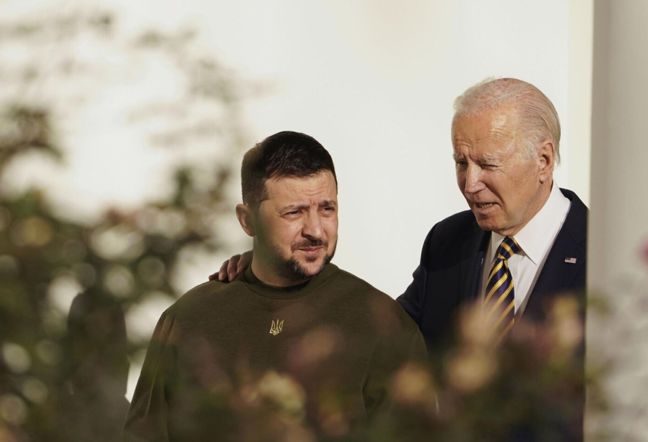 Rencontre entre Joe Biden et Volodymyr Zelensky à Paris
