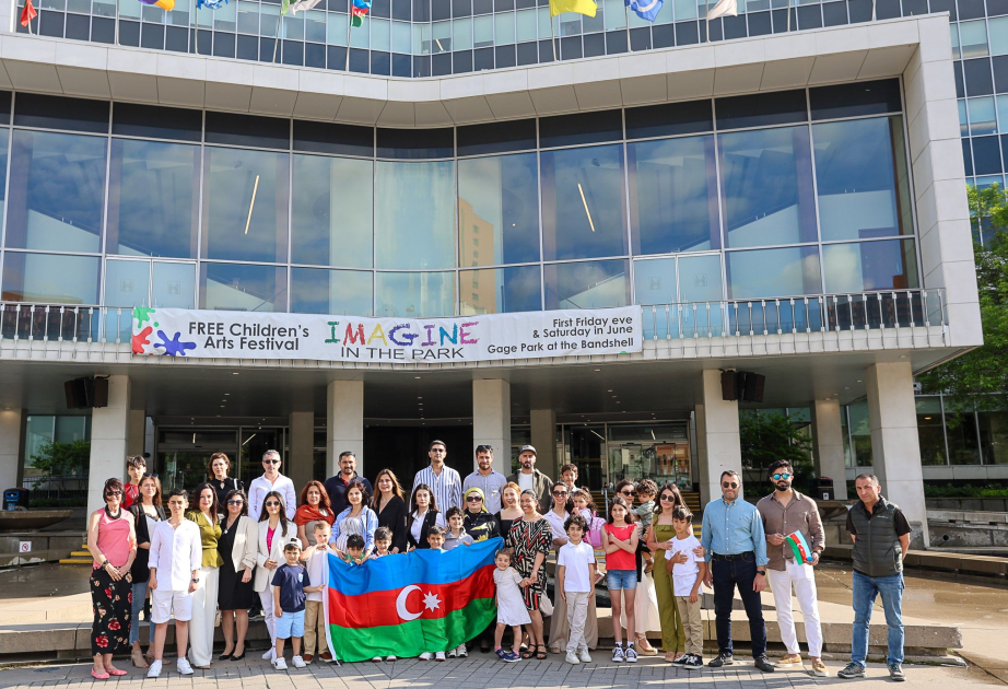 Флаг Азербайджана поднят в канадском городе Гамильтон