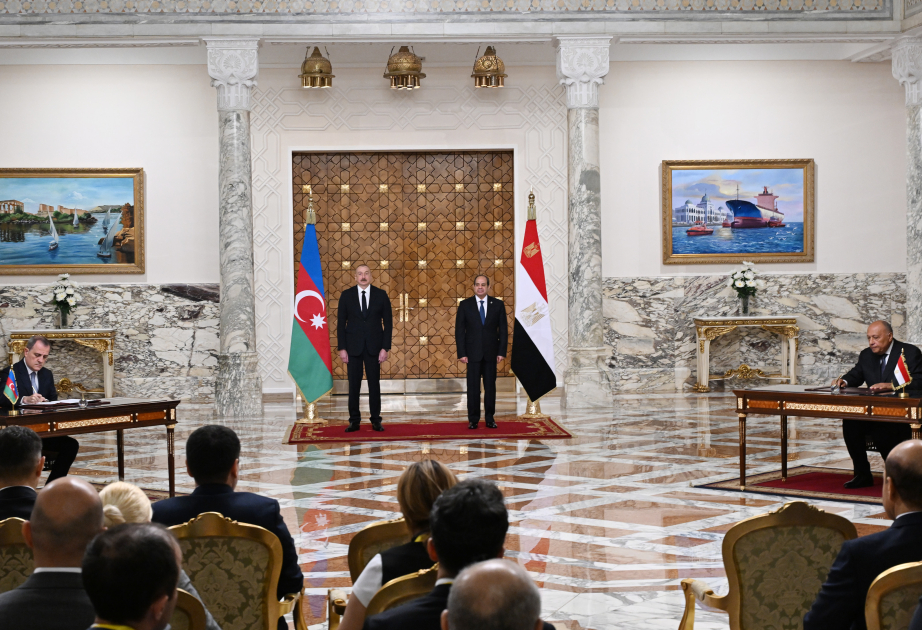 Azerbaiyán y Egipto firman documentos
