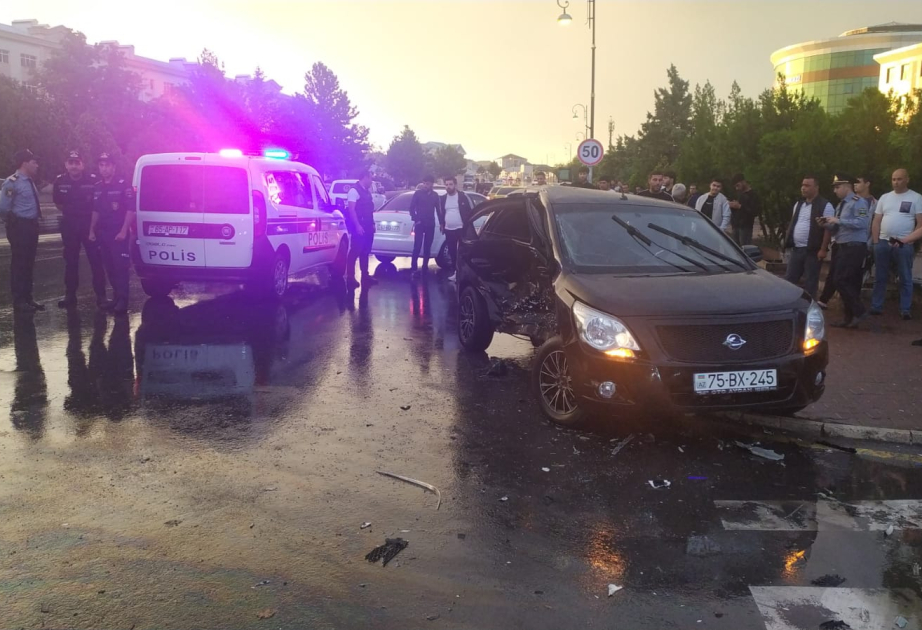 Naxçıvan şəhərində avtomobillər toqquşub, xəsarət alanlar var