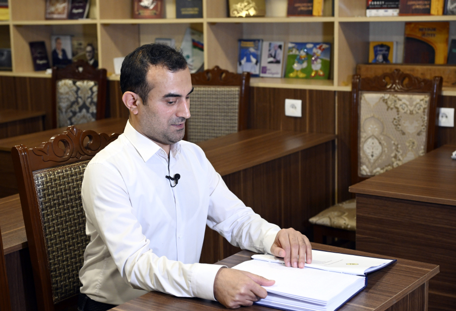 Qəlbi ilə görüb, barmaqları ilə oxuyan əzmkar Zəkəriyyə... VİDEO
