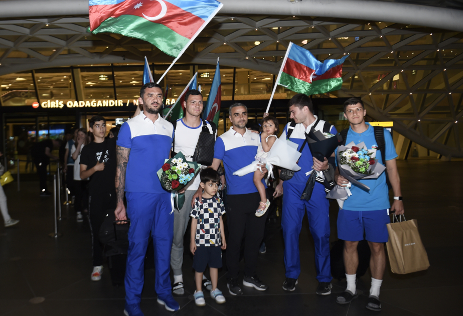 Avropa Kubokunun final mərhələsinə vəsiqə qazanan Azərbaycan basketbol millisi Vətənə dönüb