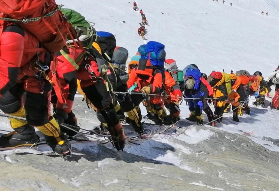Nepal: Tote vom Mount Everest geborgen