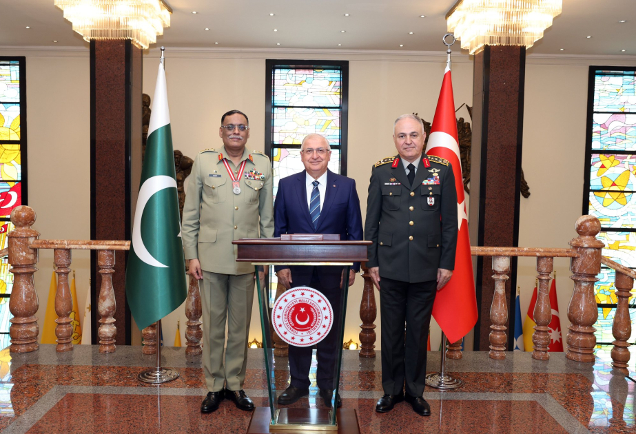 Pakistanlı general Türkiyə Silahlı Qüvvələrinin “Fəxri xidmət medalı” ilə təltif edilib