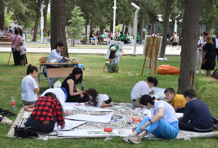 Xaçmazda "Sehrli rənglər" festivalına 200-dən çox şagird qatılıb