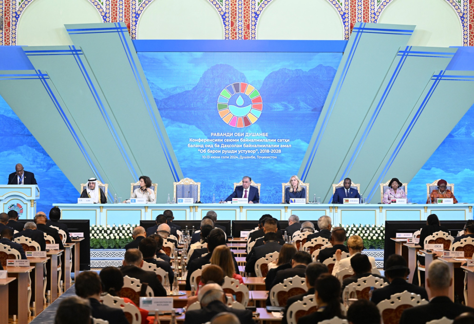 وفد أذربيجان يشارك في المؤتمر الدولي الثالث تحت عنوان "الماء من أجل التنمية المستدامة: 2018-2028" في دوشنبي