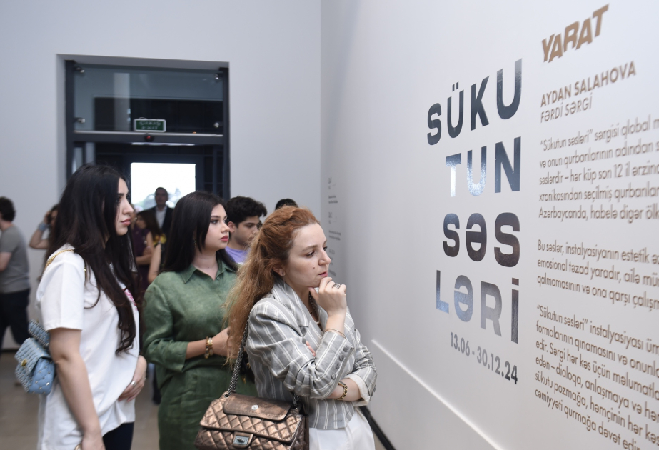 YARAT-da rəssam Aydan Salahovanın “Sükutun səsləri” adlı fərdi sərgisi açılıb