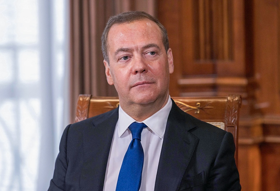Dmitri Medvedev: Heç kim Aİ-nin qapılarını ermənilərin üzünə açmaq niyyətində deyil