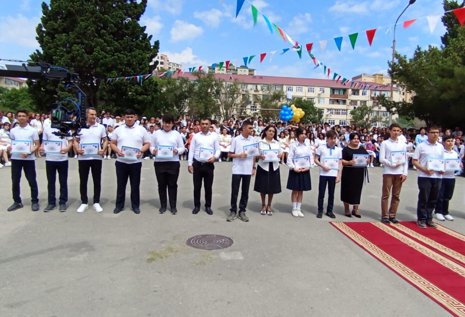 Sumqayıtda 3927 məzun üçün son zəng səslənib