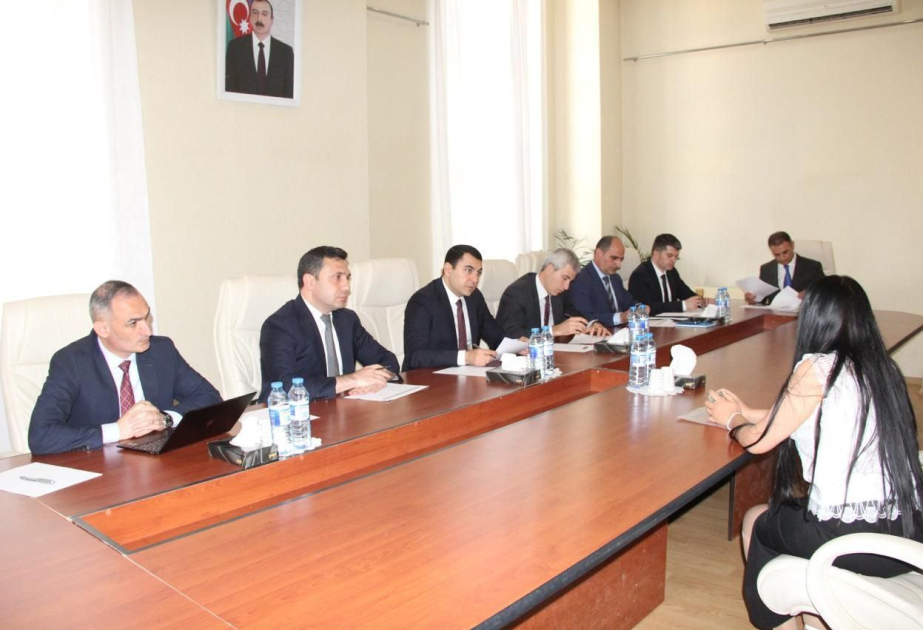 Mədəniyyət naziri Samuxda vətəndaşları qəbul edib