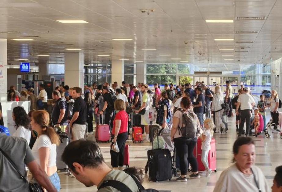 Гурбан байрамы в Турции: аэропорт Антальи принимает по самолету в минуту