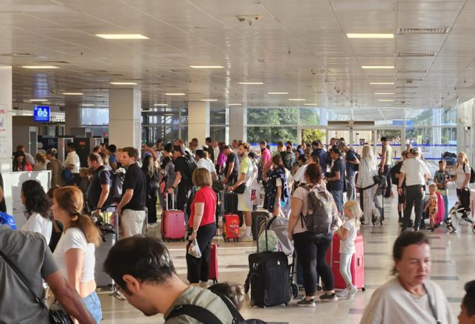 Türkiyədə Qurban bayramı: Antalya aeroportu dəqiqədə bir təyyarə qəbul edir