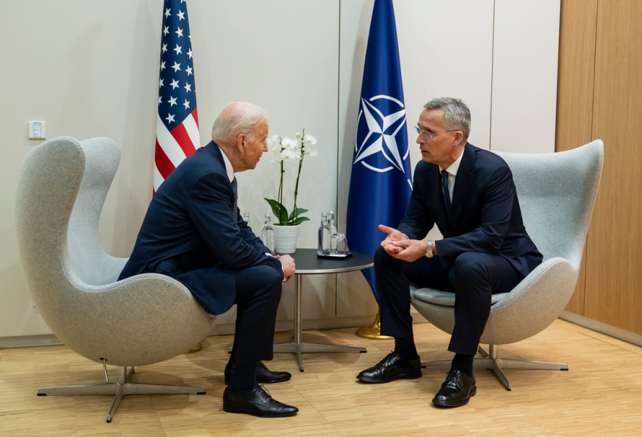 ABŞ Prezidenti NATO Baş katibi ilə Ukraynadakı vəziyyəti müzakirə edib