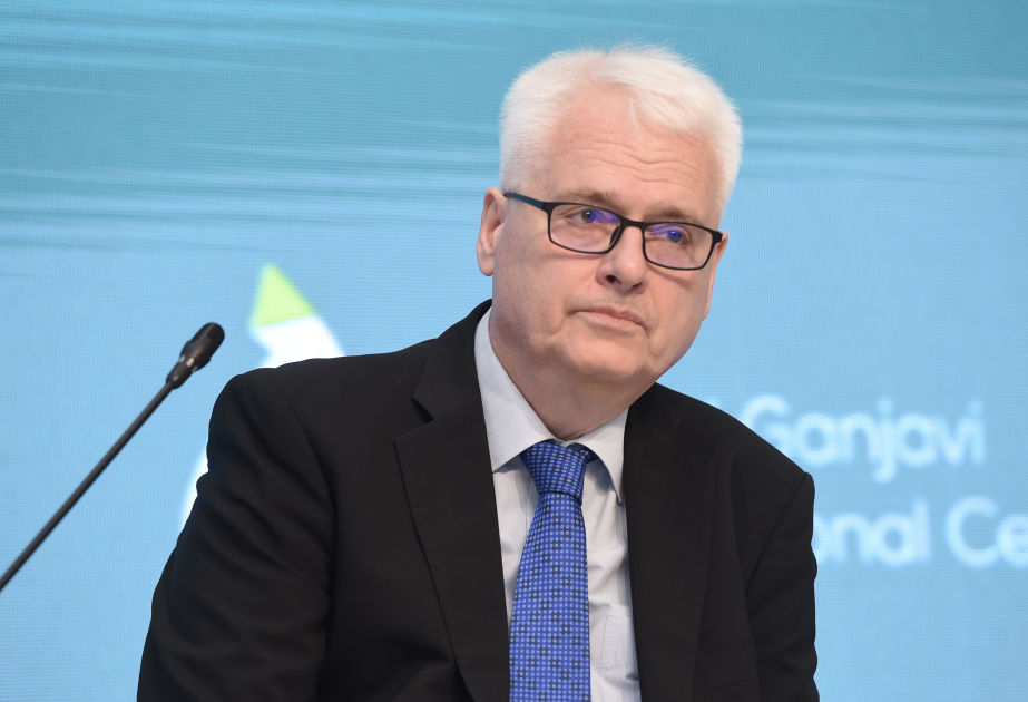 Экс-президент Хорватии: Мы, политики, делаем все возможное во имя лучшего будущего