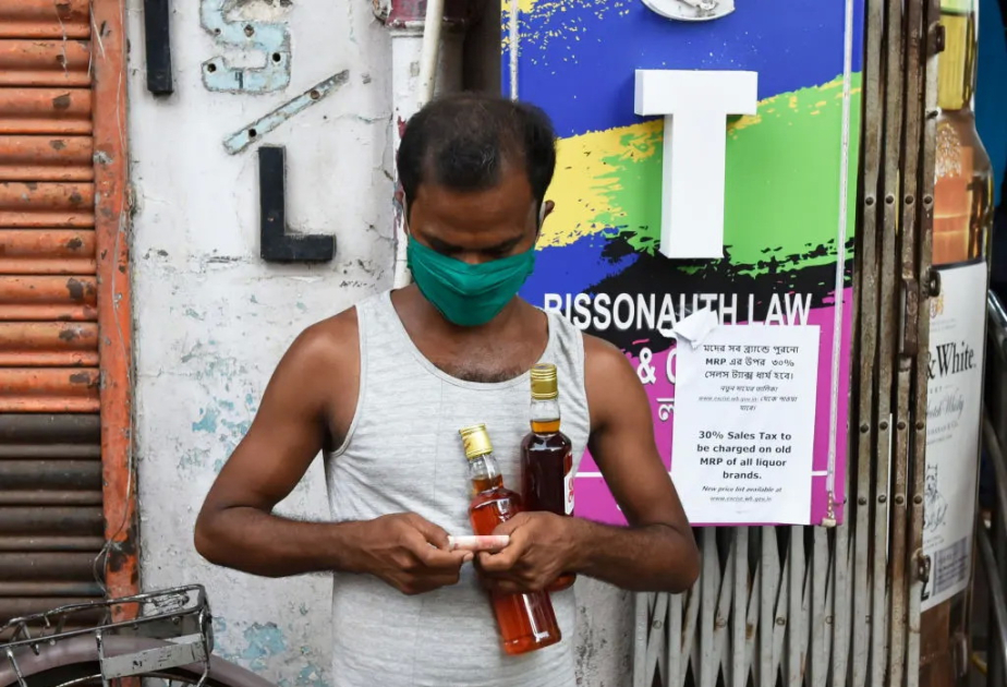 Indien: Mindestens 36 Tote durch gepanschten Alkohol