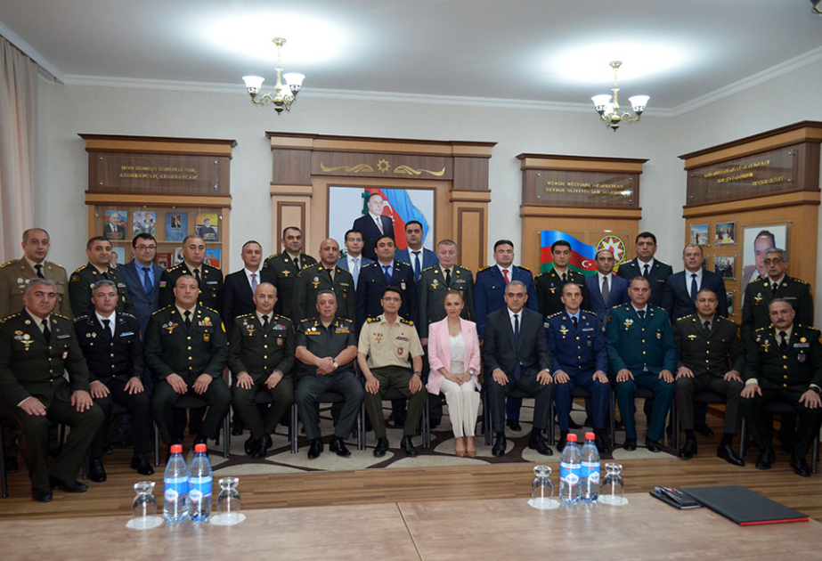 Состоялась церемония выпуска академического курса «Стратегические исследования и государственное управление обороной»