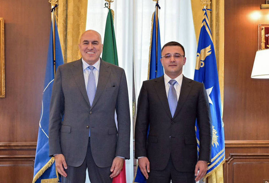 Azerbaiyán e Italia exploran perspectivas de cooperación militar y técnica