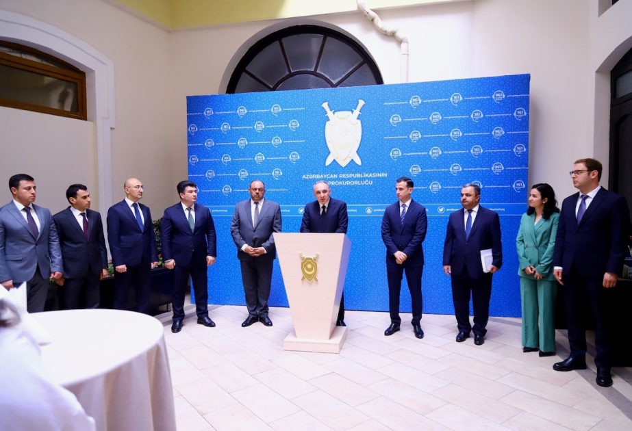 Dövlət qulluqçularının peşə bayramı günü münasibətilə Baş Prokurorluqda tədbir keçirilib