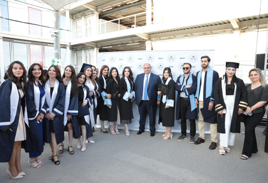 Bakı Slavyan Universitetinin məzun günü keçirilib