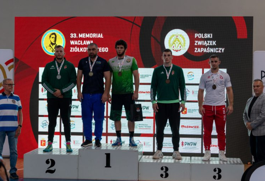 Азербайджанские борцы успешно выступили на международном турнире