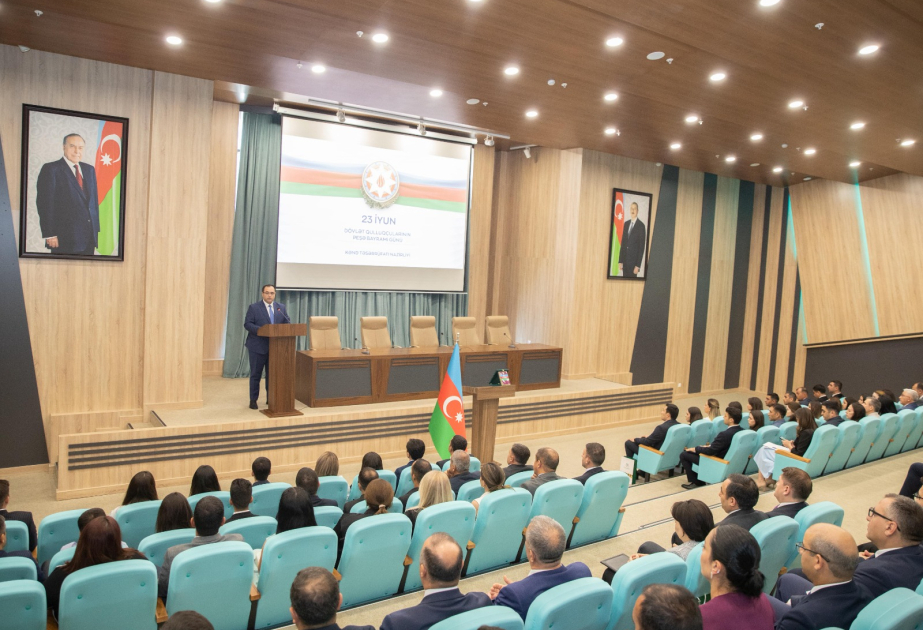 Kənd Təsərrüfatı Nazirliyində dövlət qulluğuna yeni qəbul olunan əməkdaşların andiçmə mərasimi keçirilib